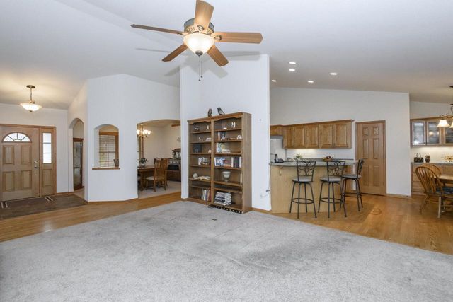 2649 Oak Knoll DRIVE, Jackson, WI 53037