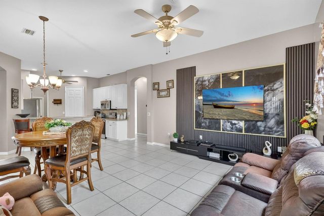 544 SW Lake Manatee Way, Port St. Lucie, FL 34986