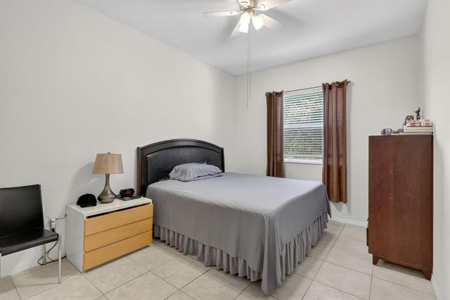 544 SW Lake Manatee Way, Port St. Lucie, FL 34986
