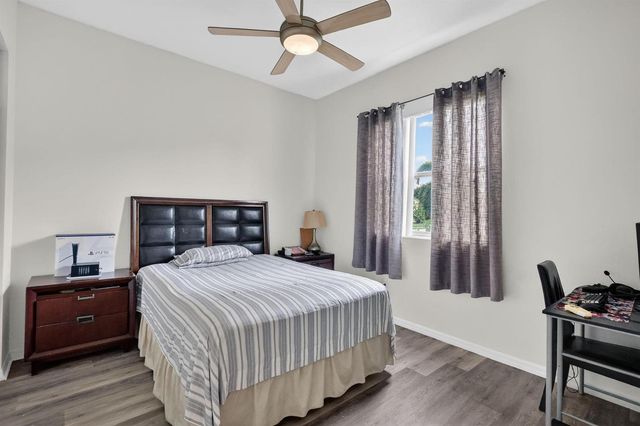 544 SW Lake Manatee Way, Port St. Lucie, FL 34986