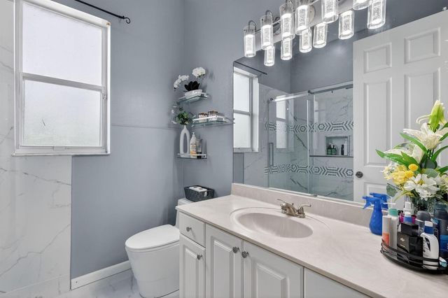 544 SW Lake Manatee Way, Port St. Lucie, FL 34986
