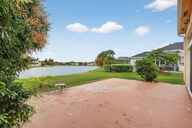 544 SW Lake Manatee Way, Port St. Lucie, FL 34986