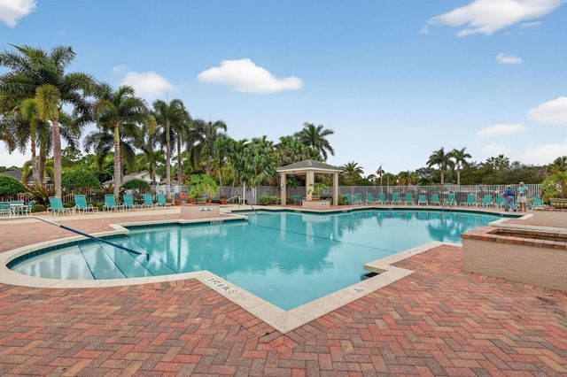 544 SW Lake Manatee Way, Port St. Lucie, FL 34986
