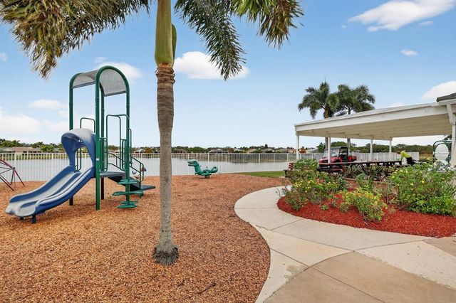 544 SW Lake Manatee Way, Port St. Lucie, FL 34986