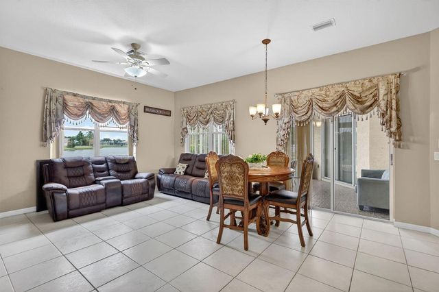 544 SW Lake Manatee Way, Port St. Lucie, FL 34986