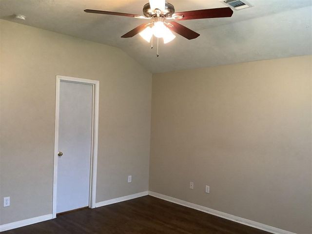 1423 Hunter Green Lane, Fresno, TX 77545