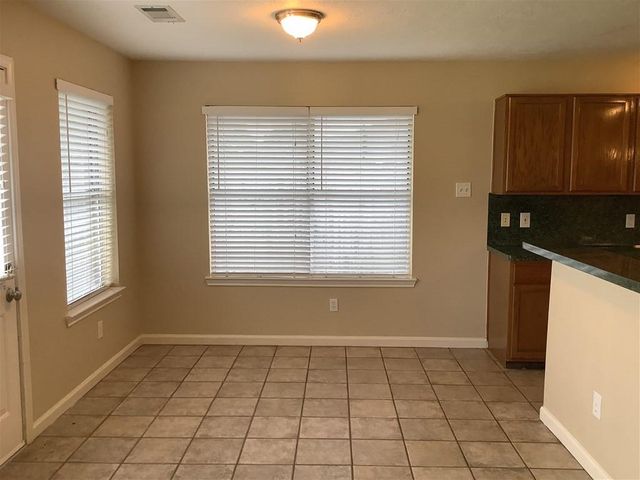 1423 Hunter Green Lane, Fresno, TX 77545