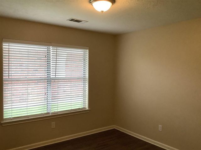 1423 Hunter Green Lane, Fresno, TX 77545