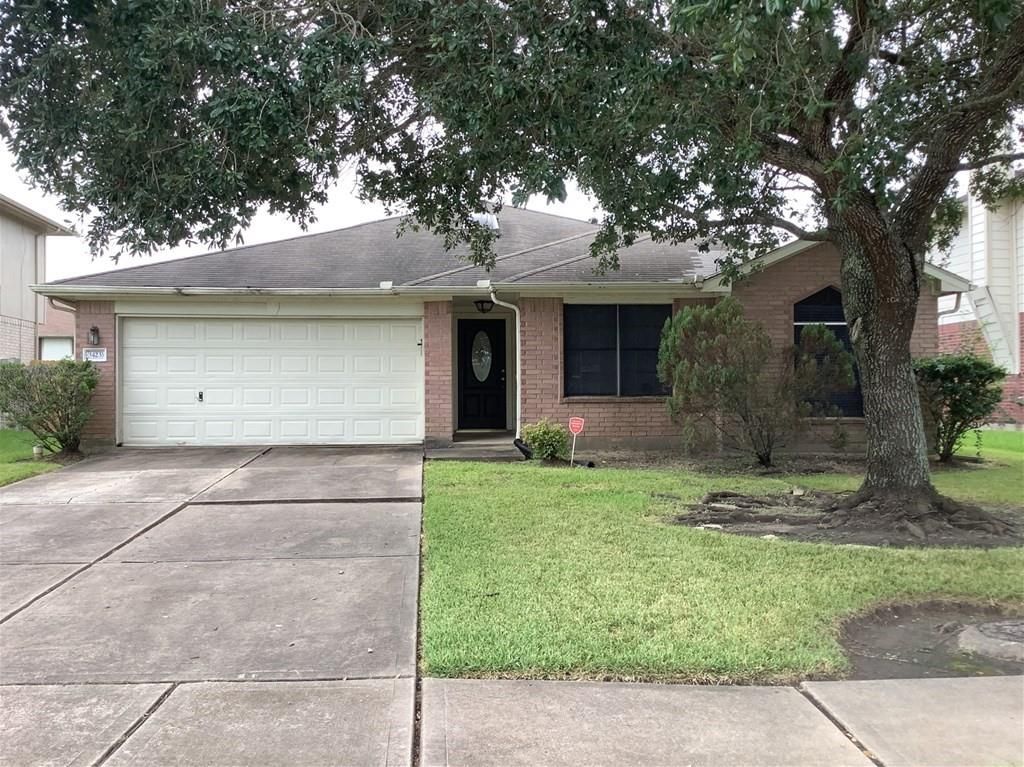 1423 Hunter Green Lane, Fresno, TX 77545