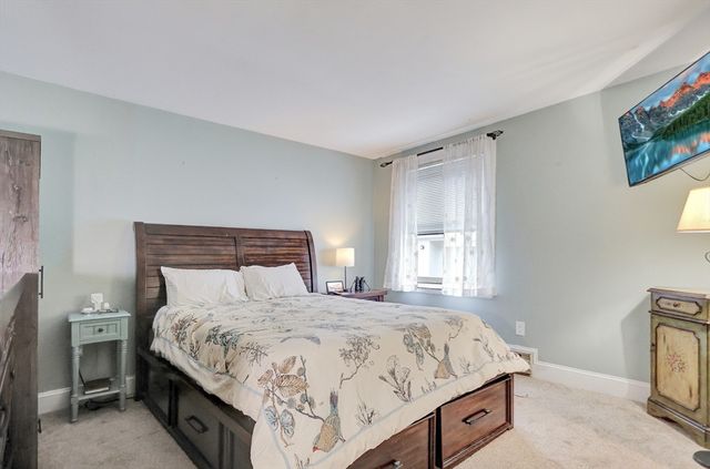 1401 Great Pond Rd 6, North Andover, MA 01845