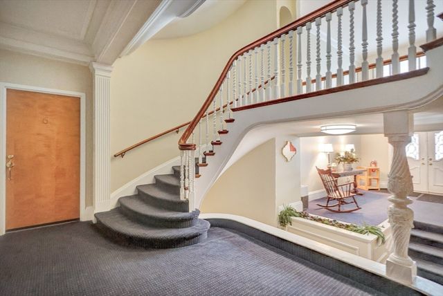 1401 Great Pond Rd 6, North Andover, MA 01845