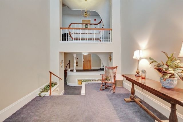 1401 Great Pond Rd 6, North Andover, MA 01845