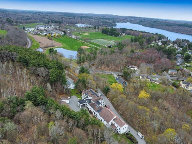 1401 Great Pond Rd 6, North Andover, MA 01845