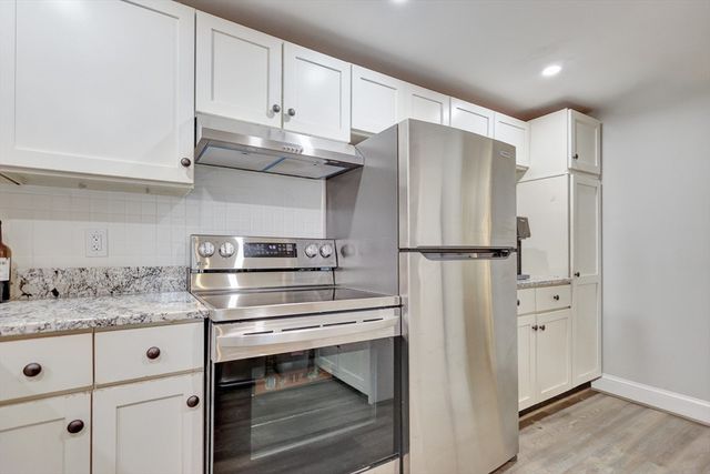 1401 Great Pond Rd 6, North Andover, MA 01845