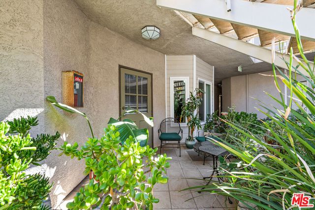 14937 Dickens Street 109, Sherman Oaks, CA 91403