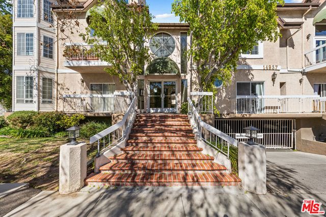 14937 Dickens Street 109, Sherman Oaks, CA 91403
