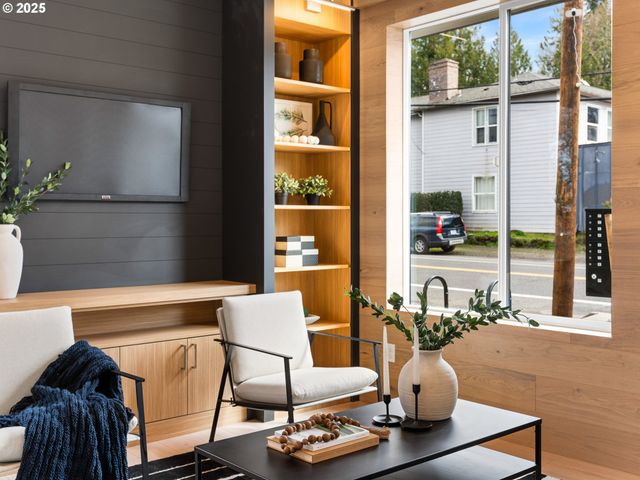 5169 Se 28th Ave 1, Portland, OR 97202