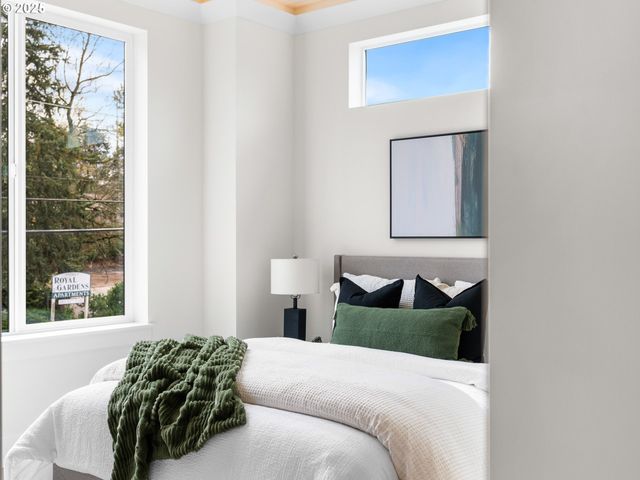 5169 Se 28th Ave 1, Portland, OR 97202