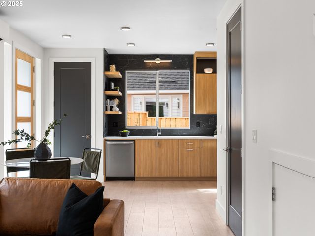 5169 Se 28th Ave 1, Portland, OR 97202