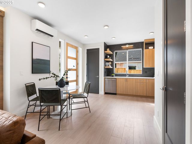 5169 Se 28th Ave 1, Portland, OR 97202