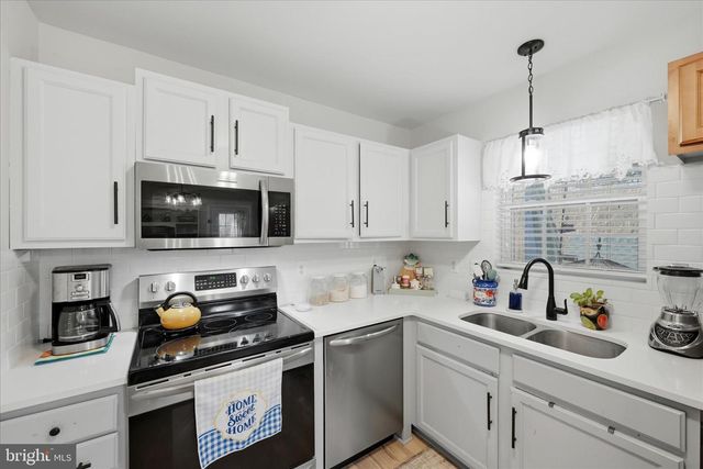 73 EISENHOWER CIR, Inwood, WV 25428