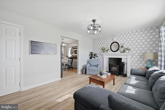 73 EISENHOWER CIR, Inwood, WV 25428