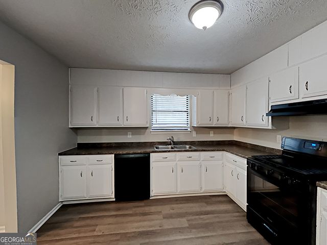 3271 Mixon Way, Stone Mountain, GA 30087