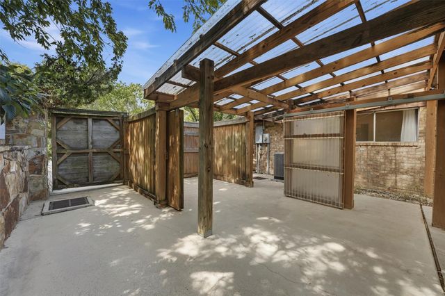 20 Ash Park Drive, Coldspring, TX 77331