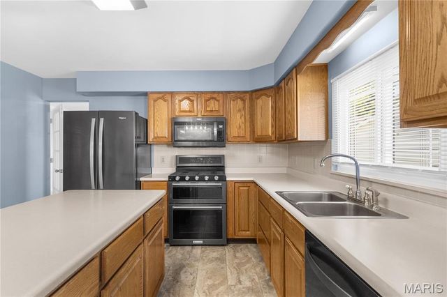 37 Meadow Spring Drive, St Charles, MO 63303