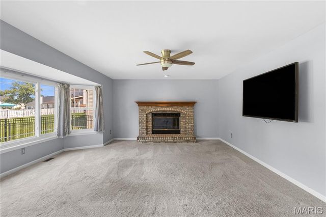 37 Meadow Spring Drive, St Charles, MO 63303