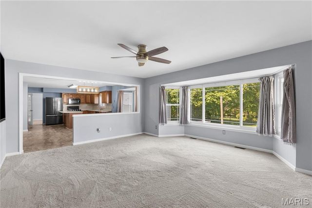 37 Meadow Spring Drive, St Charles, MO 63303