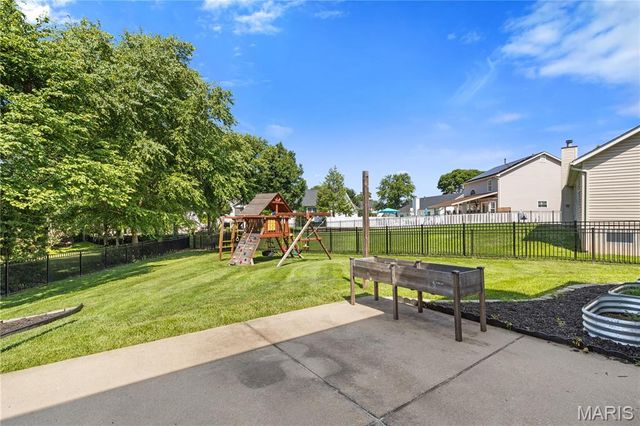 37 Meadow Spring Drive, St Charles, MO 63303