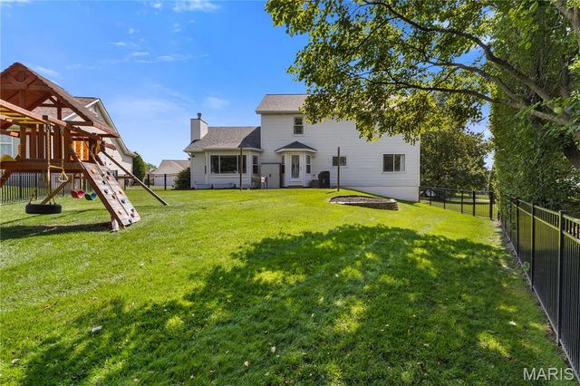 37 Meadow Spring Drive, St Charles, MO 63303