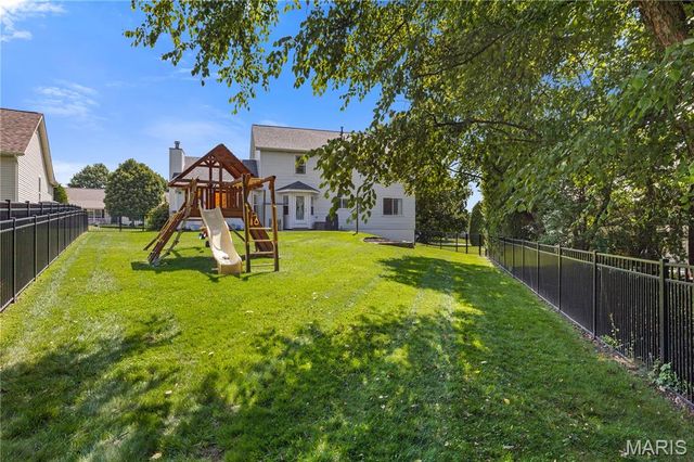 37 Meadow Spring Drive, St Charles, MO 63303