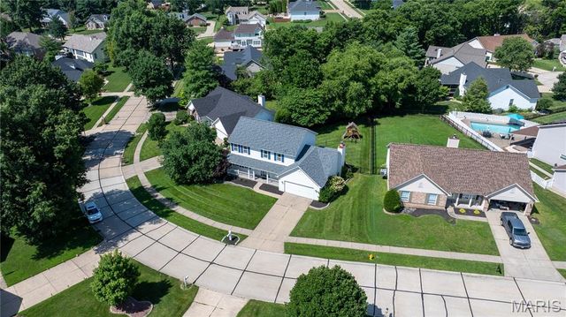 37 Meadow Spring Drive, St Charles, MO 63303