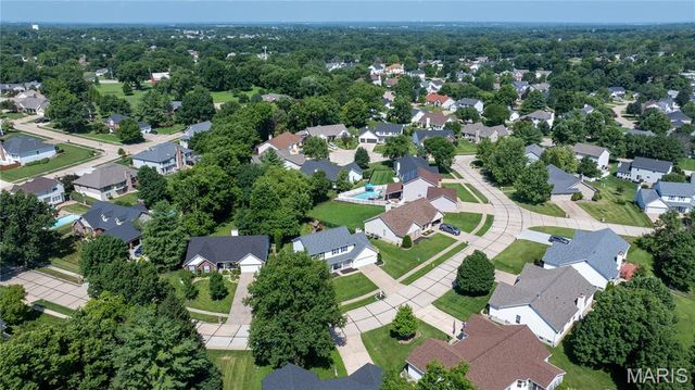 37 Meadow Spring Drive, St Charles, MO 63303