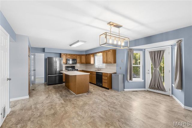 37 Meadow Spring Drive, St Charles, MO 63303