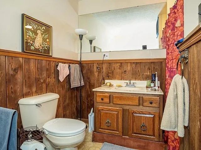 801 23rd St, Ambridge, PA 15003