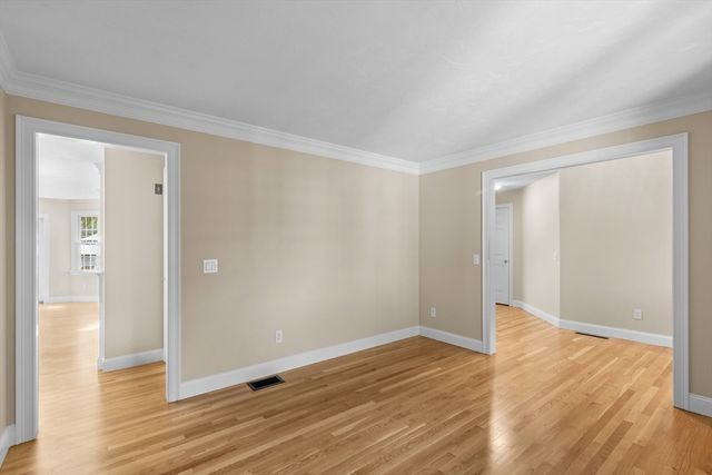5 Summerwind Ln, Falmouth, MA 02556