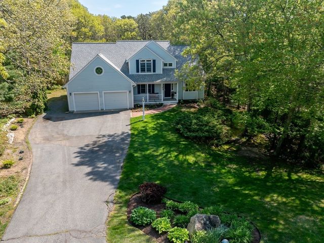 5 Summerwind Ln, Falmouth, MA 02556