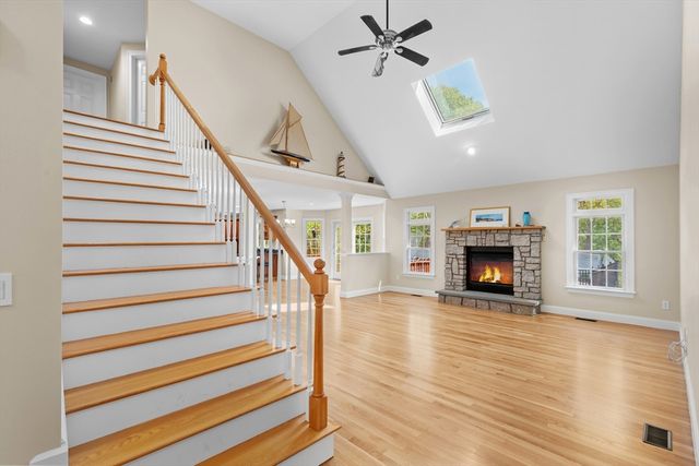 5 Summerwind Ln, Falmouth, MA 02556