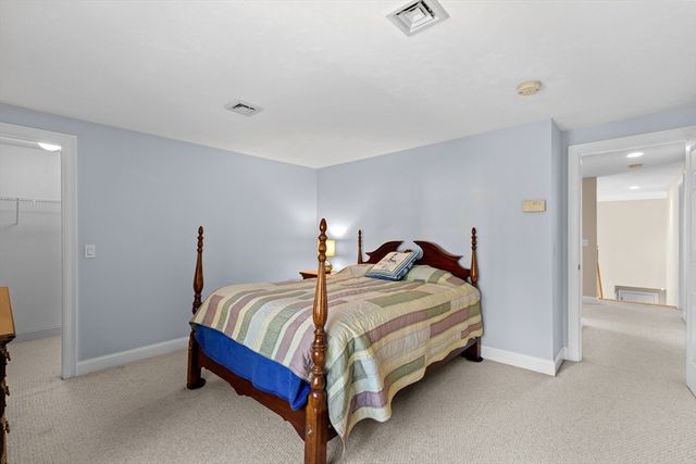 5 Summerwind Ln, Falmouth, MA 02556