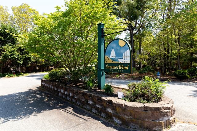 5 Summerwind Ln, Falmouth, MA 02556