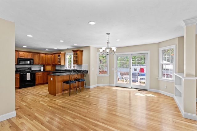 5 Summerwind Ln, Falmouth, MA 02556
