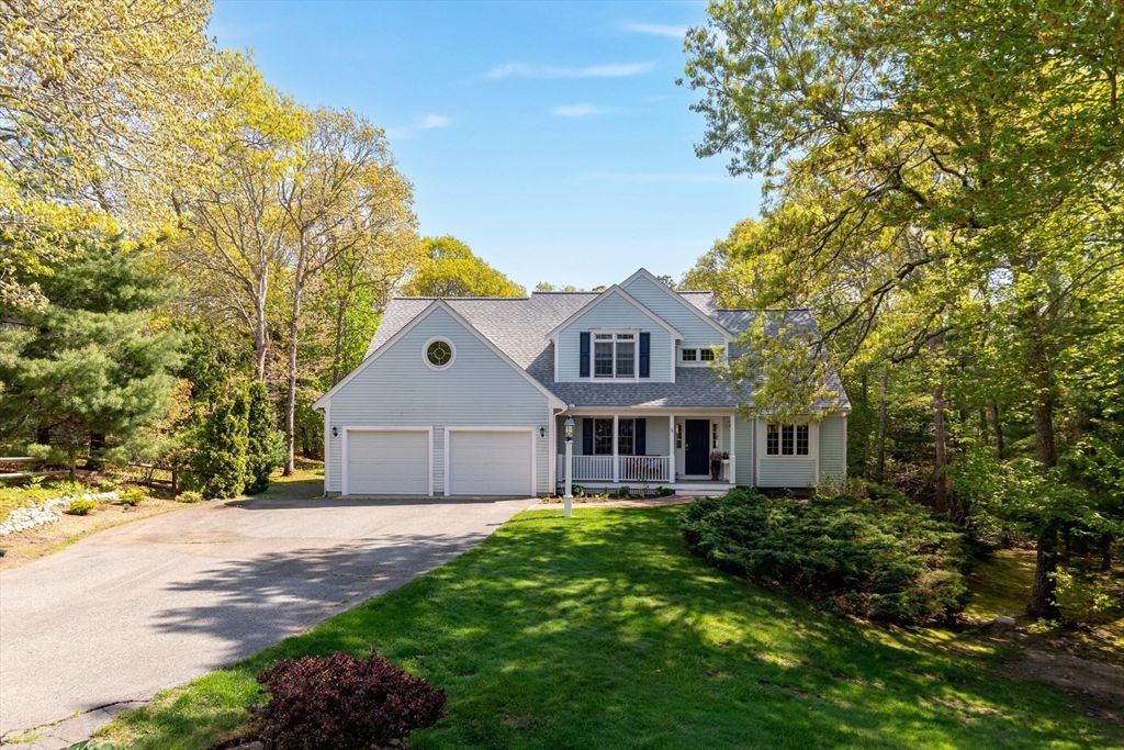 5 Summerwind Ln, Falmouth, MA 02556