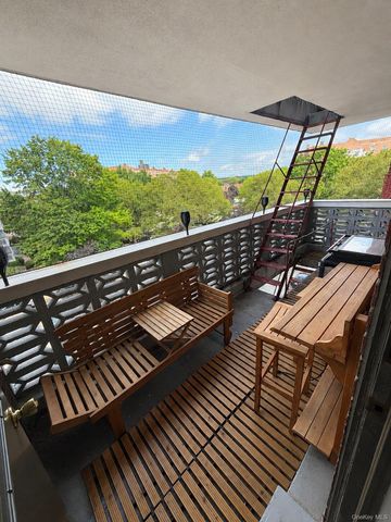 8610 151 Avenue 4N, Howard Beach, NY 11414
