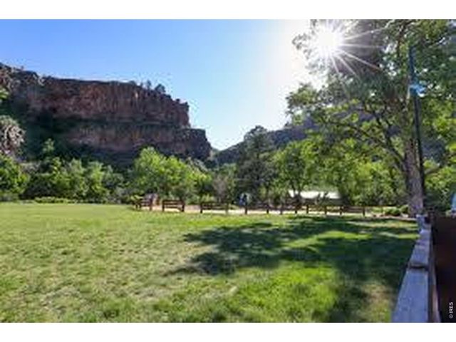 352 McConnell Dr, Lyons, CO 80540