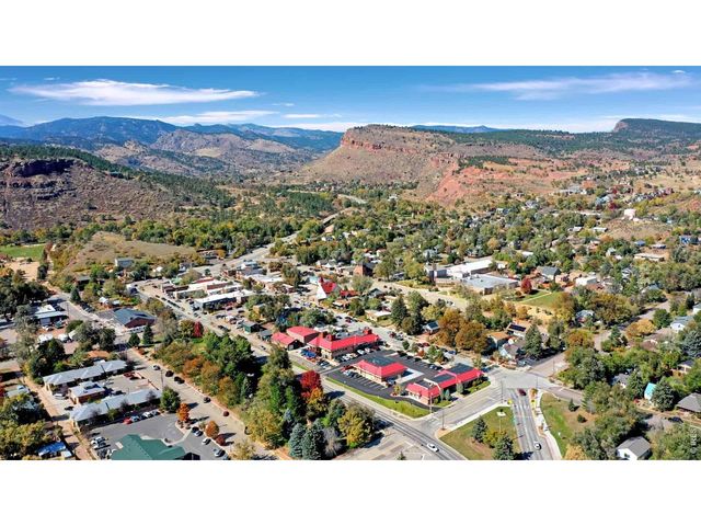 352 McConnell Dr, Lyons, CO 80540