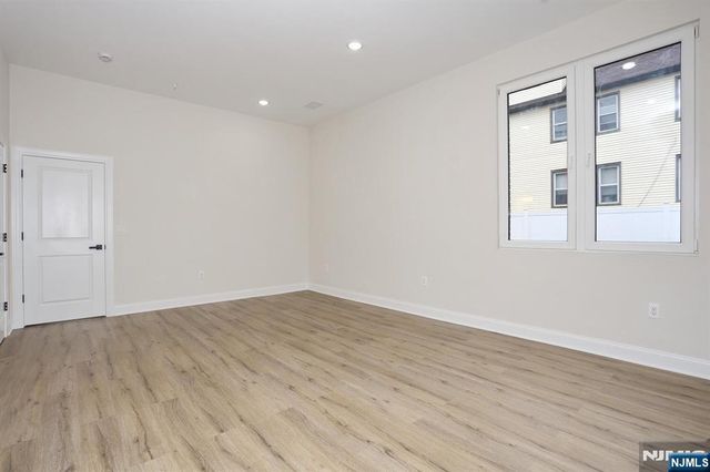 385 Passaic Avenue 1, Lodi, NJ 07644