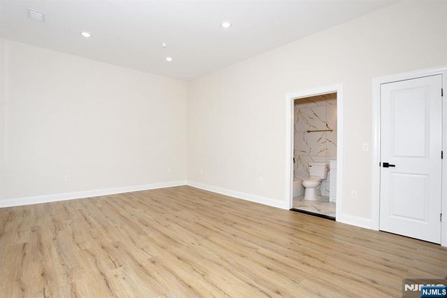 385 Passaic Avenue 1, Lodi, NJ 07644